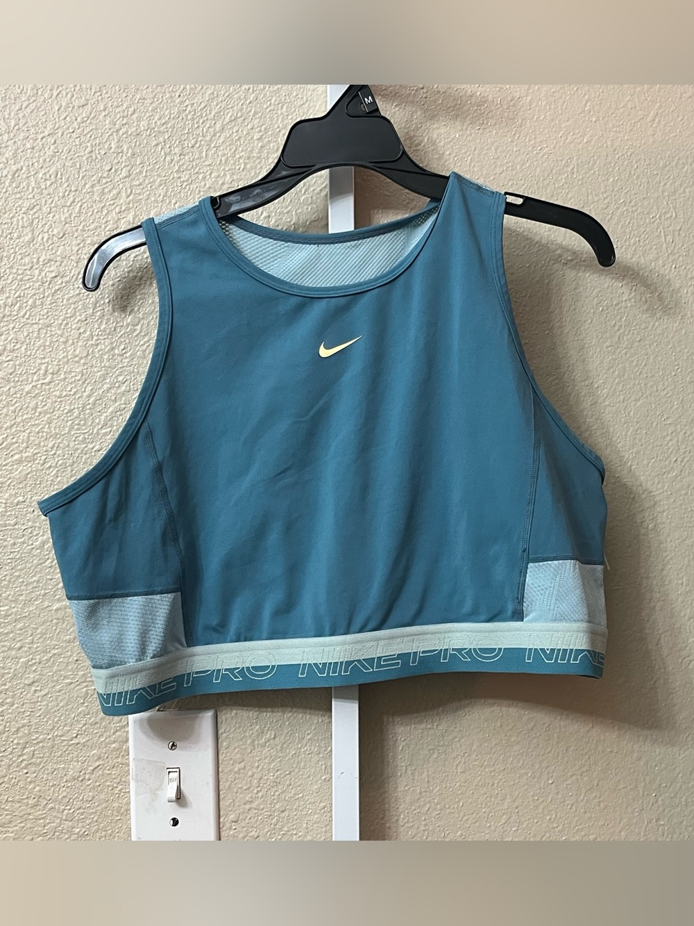 Nike Pro Dri-FIT Women's Cropped Training Tank
